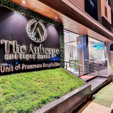 The Auberge Boutique Hotel - Manyata Tech Park Bangalore Buitenkant foto