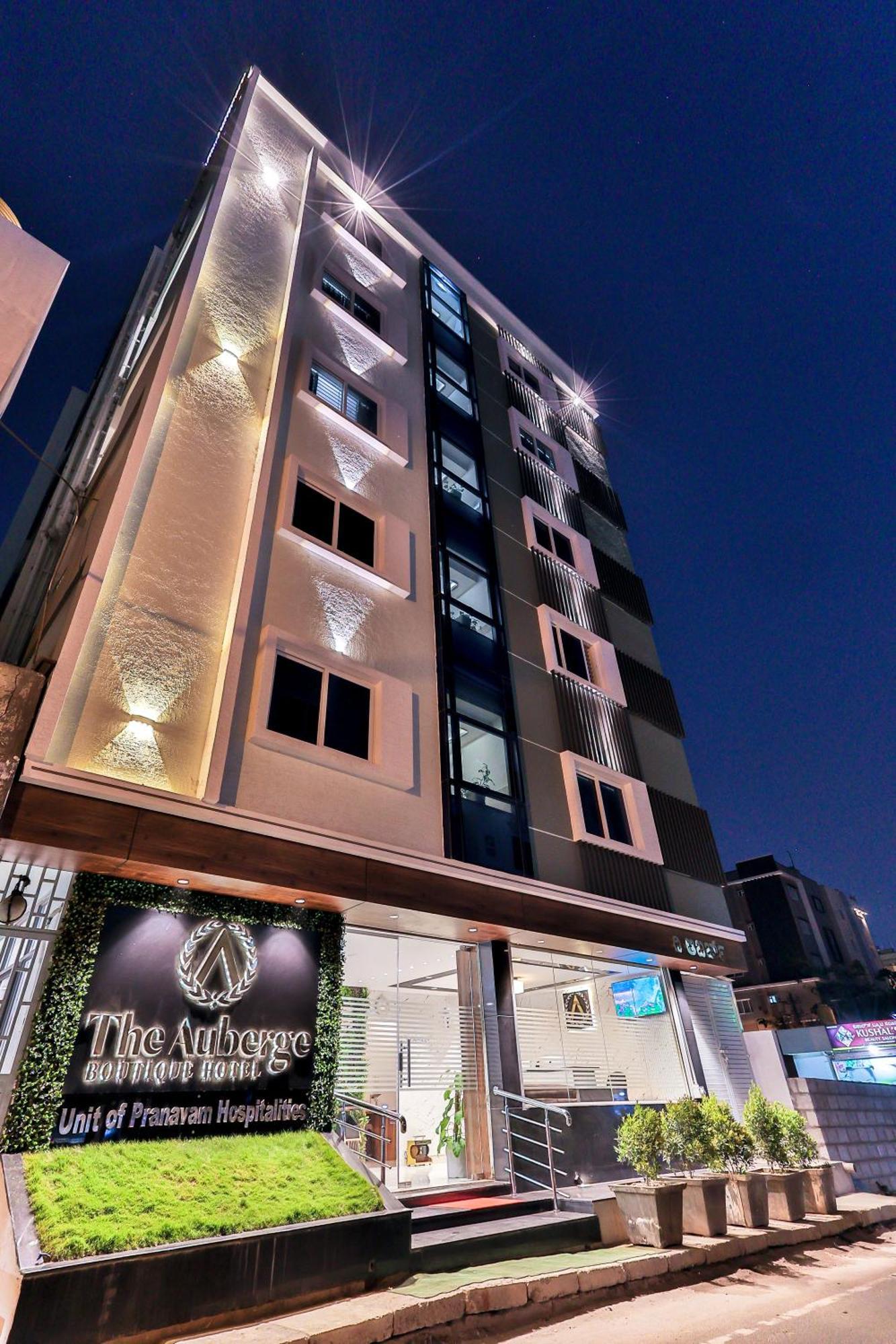The Auberge Boutique Hotel - Manyata Tech Park Bangalore Buitenkant foto